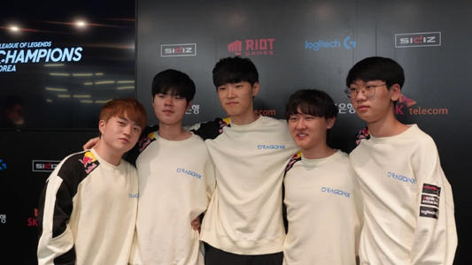 却折射出了 却折射出了