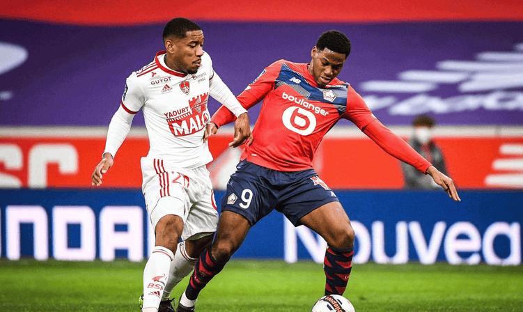 队在困境中 队在困境中