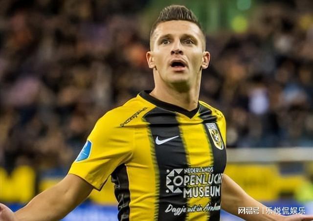 更贴近成才 更贴近成才